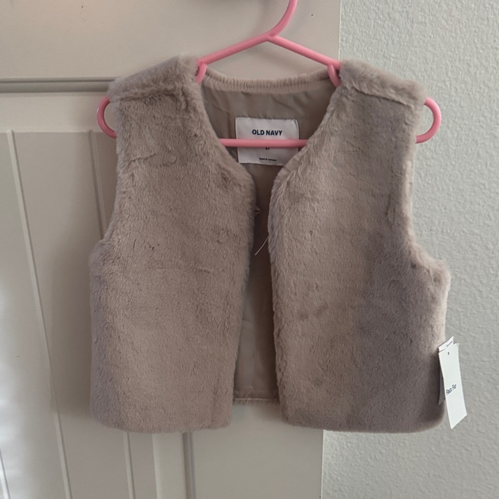 Old Navy Plush Girls Vest in Soft Beige